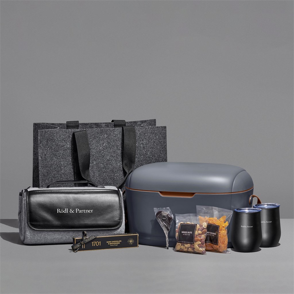 Yatta Lavish Leisure Hamper - Image 22